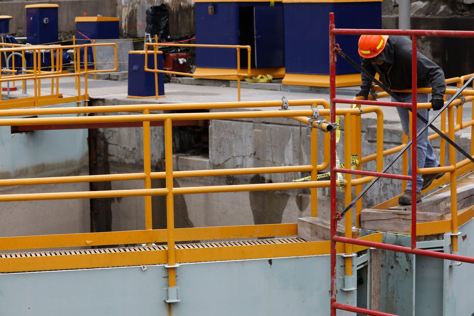 A Closer Look: Navigating the Lockport Locks